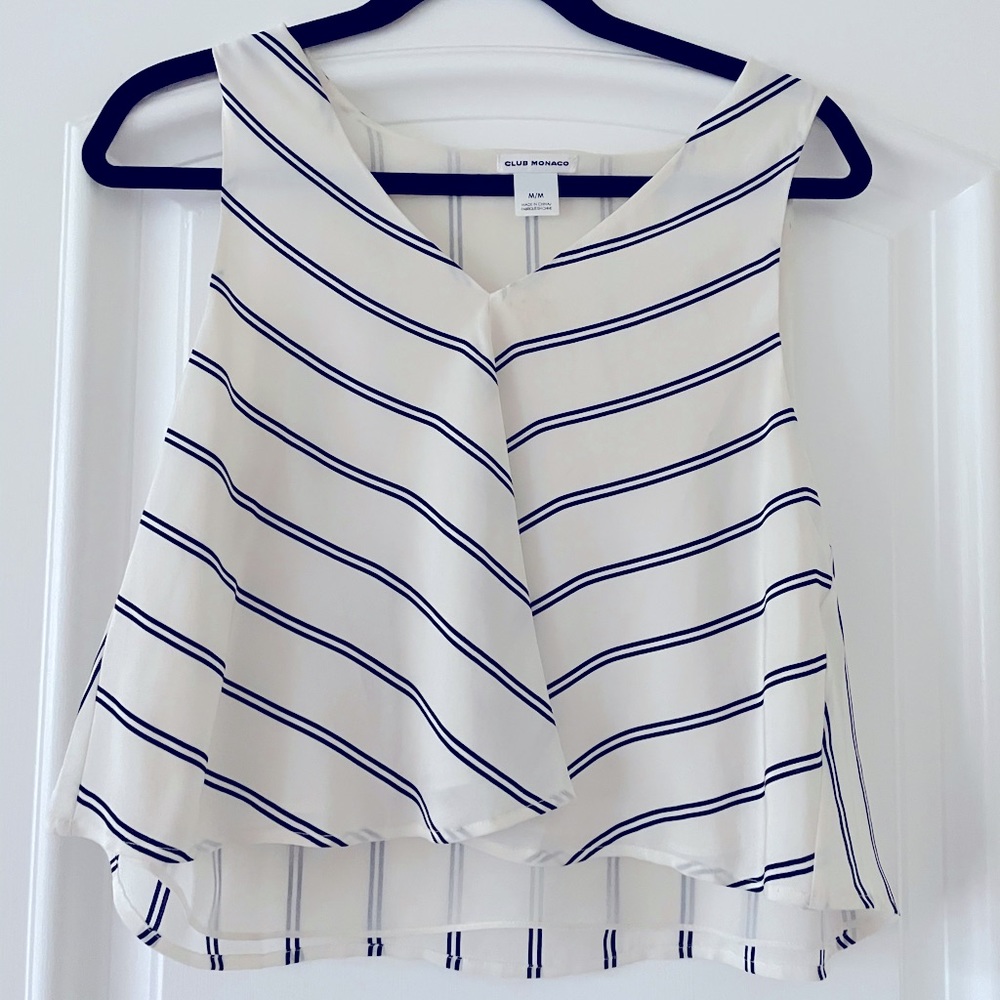 Club Monaco sleeves flowy top